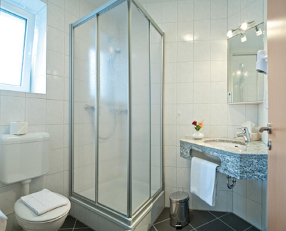Hotel Beuss Оберурзел Стая снимка