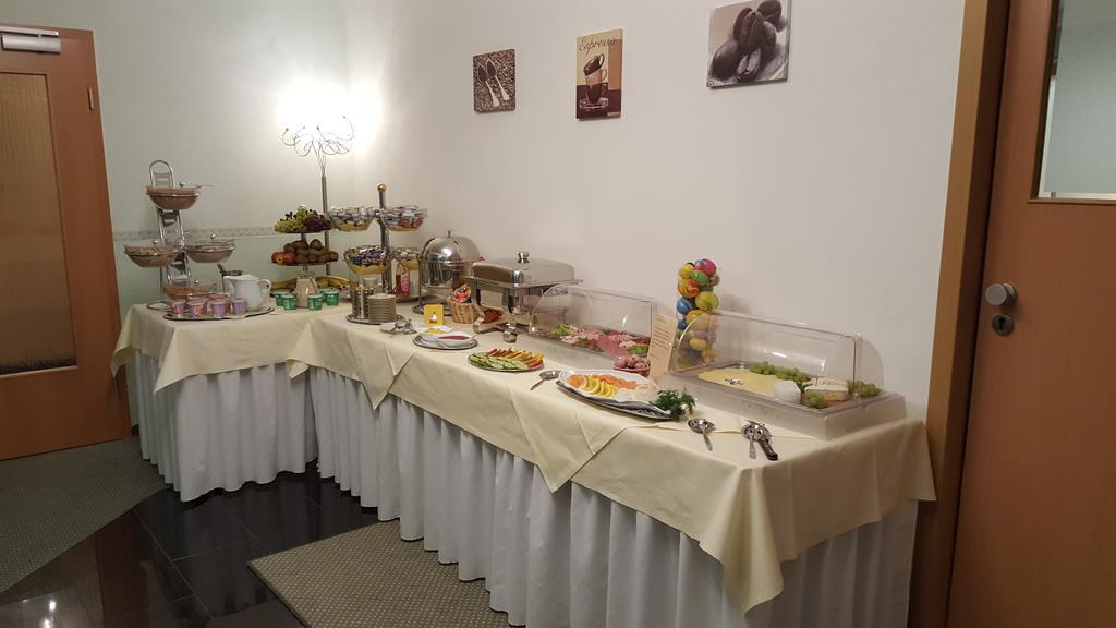 Hotel Beuss Оберурзел Екстериор снимка