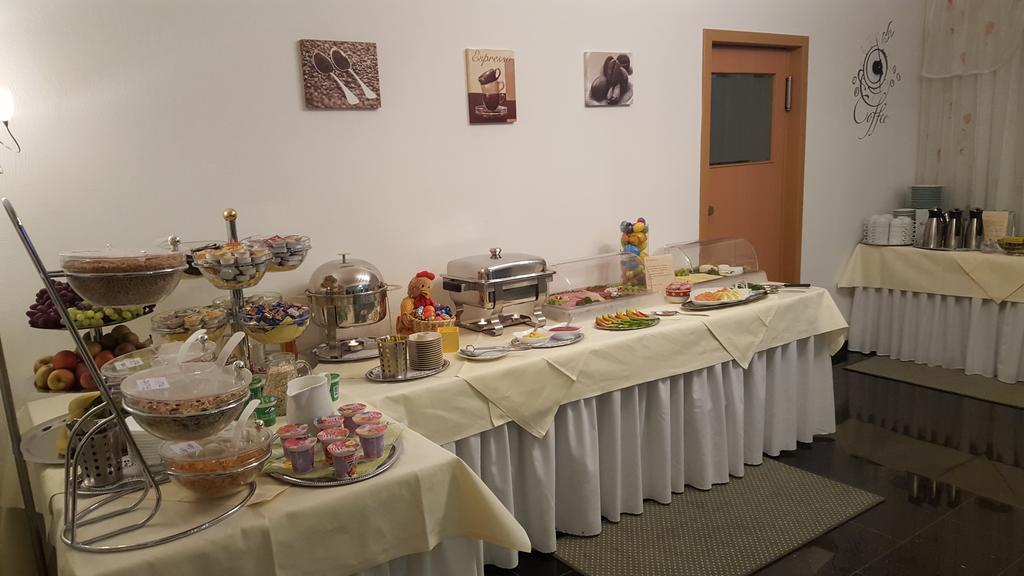 Hotel Beuss Оберурзел Екстериор снимка