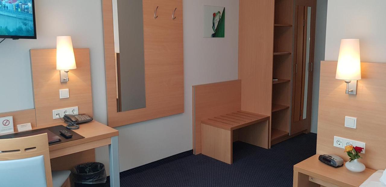 Hotel Beuss Оберурзел Екстериор снимка