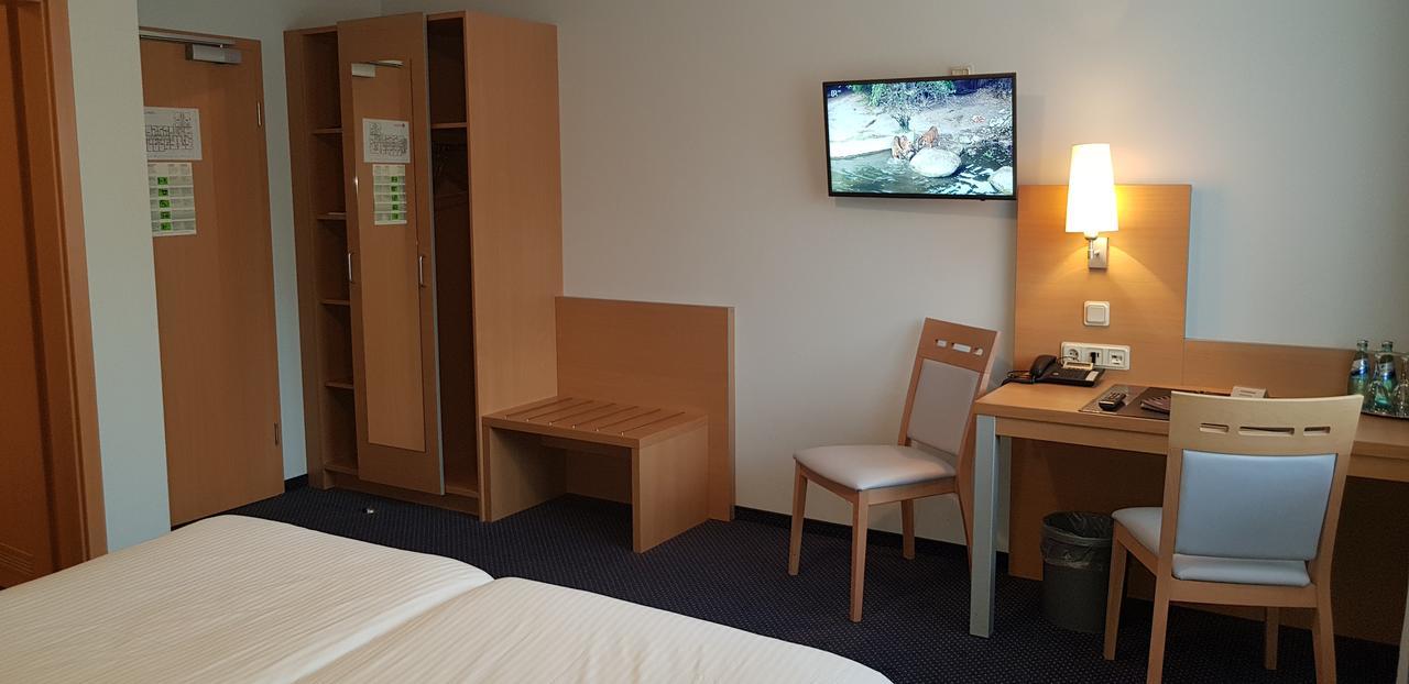 Hotel Beuss Оберурзел Екстериор снимка