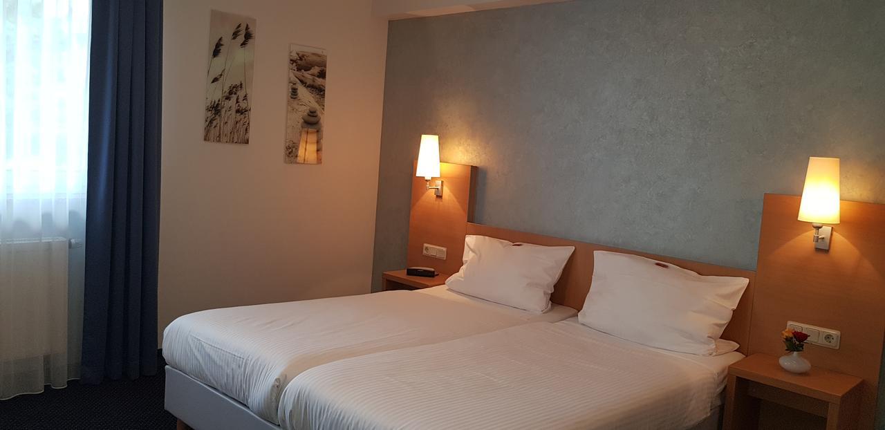 Hotel Beuss Оберурзел Екстериор снимка