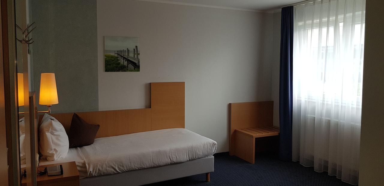 Hotel Beuss Оберурзел Екстериор снимка